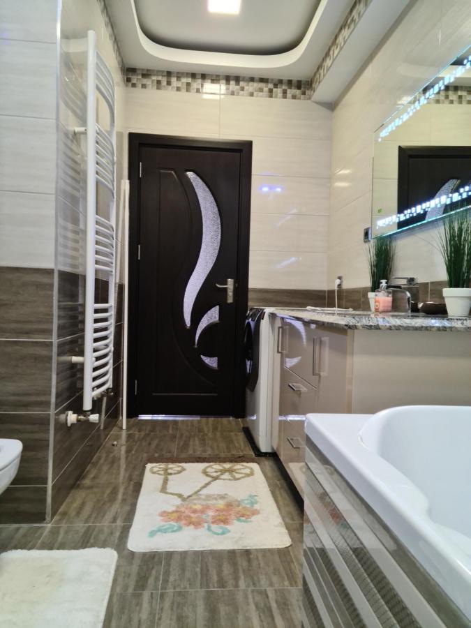 Premium Apartment Isaran Braşov Eksteriør billede